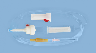 Система для вливаний гемотрансфузионная для крови с пластиковой иглой — 20 шт/уп купить оптом в Владимире